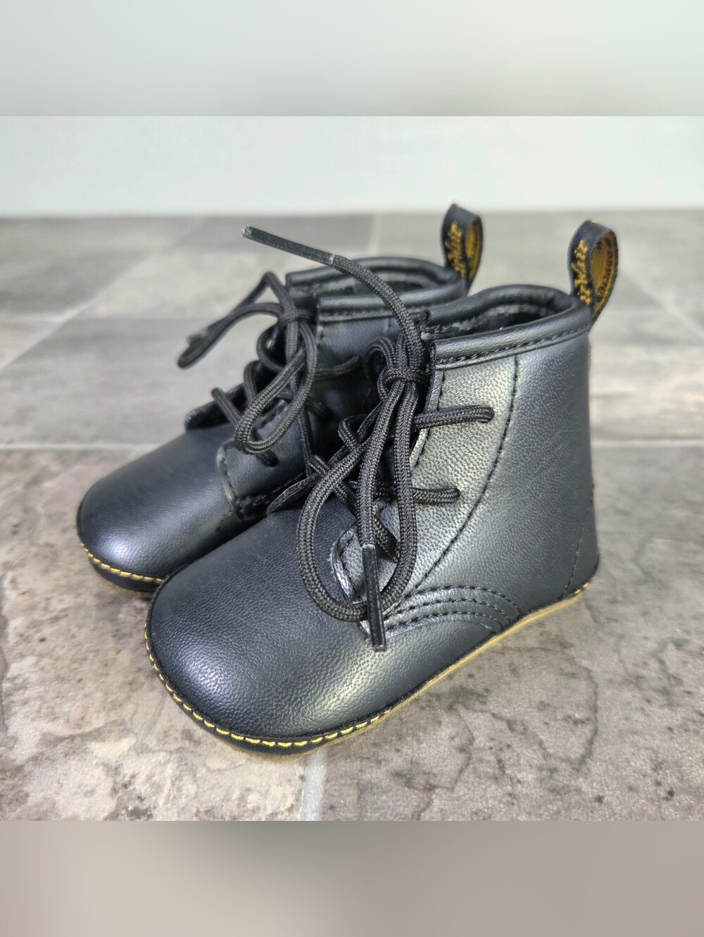 DR. MARTENS 1460 CRIB INFANT LEATHER BOOTIES. - Picture 3 of 7